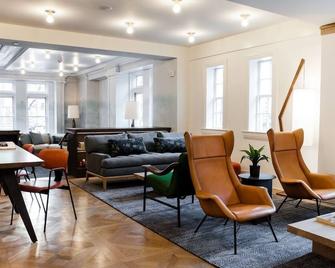 Bold Spirit: Unique Stay Near Mt Vernon Place Washington Monument & Museum - Baltimore