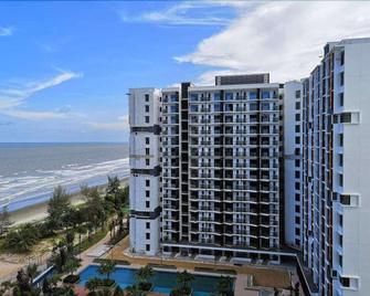 Timurbay Beach Resort By Subhome - קואנטאן - בניין