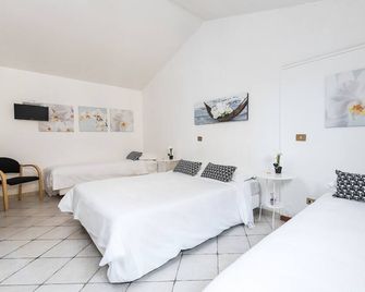 Hotel La Villetta - Fiumicino - Bedroom