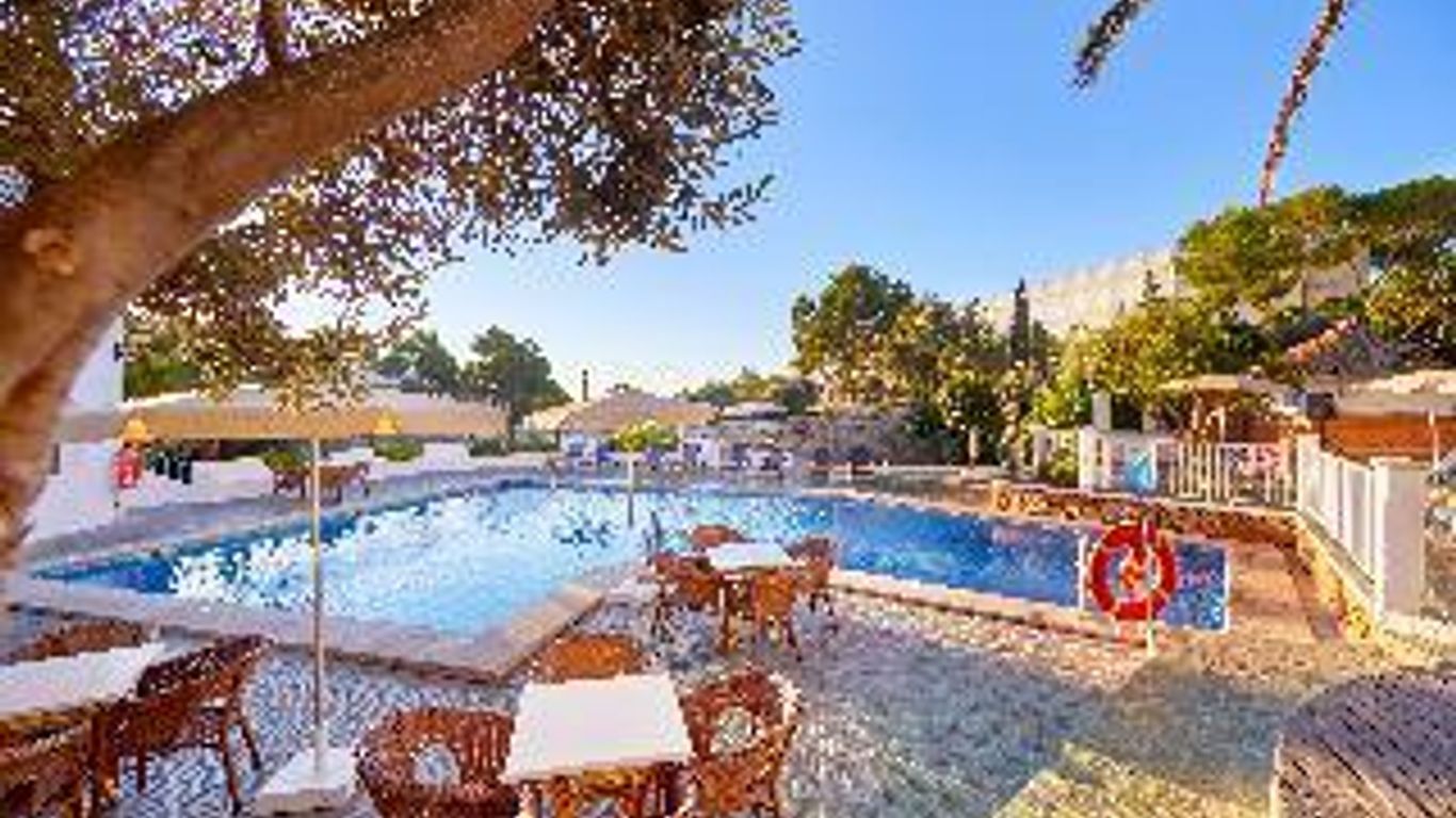 Gavimar Cala Gran Hotel and Apartments