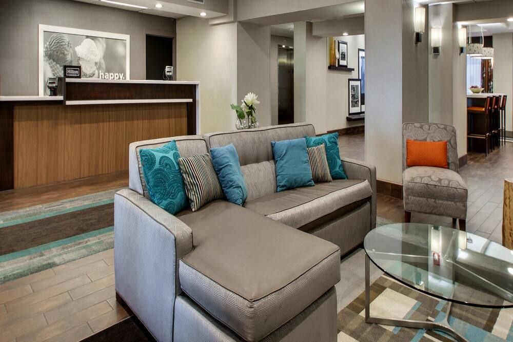 Lobby view of Hampton Inn Shreveport-Airport