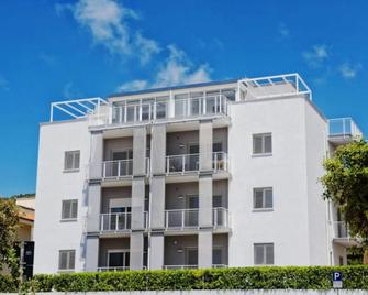 Apartments Sperlonga - Sperlonga - Building