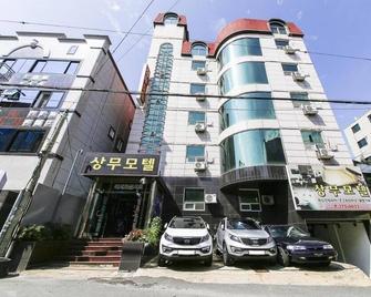 Sangmu Motel Gwangju - Gwangju - Edificio