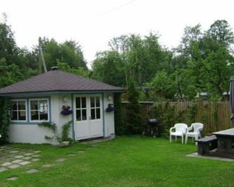 Metsa Hostel - Võsu - Patio