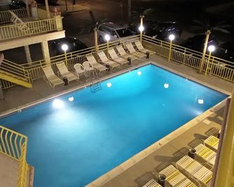 Golden Rail Motel - North Wildwood - Pool