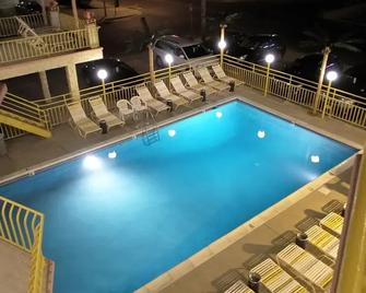Golden Rail Motel - North Wildwood - Piscina