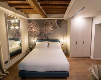 Palazzo 42 - Boutique Hotel & Suites - Pistoia - Habitación
