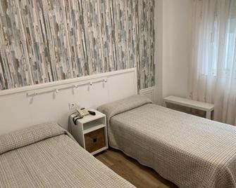 Hostal Linar - La Coruna
