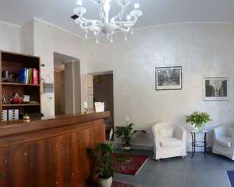 Hotel Giulio Cesare - טורינו - דלפק קבלה