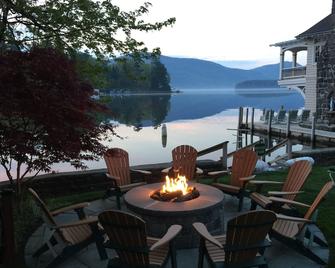 Lake George Boathouse Waterfront Lodging - Bolton Landing - Servicio de la propiedad