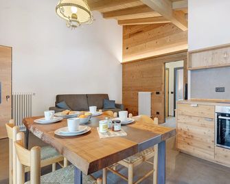 Apartment 'Laste' with Balcony and Wi-Fi - Fucine - Essbereich