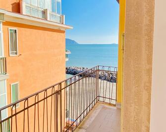 Cosy Flat with Sea View Balcony - Salerno - Balcony