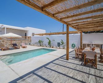 Petradia Villas - Naxos - Pool