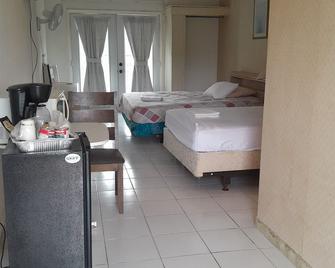 Adderley's Motel - Andros Town - Bedroom