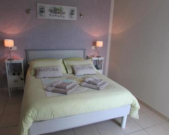 Chambre D'hôtes La Basse Gougeonnière - Chemillé-en-Anjou - Chambre