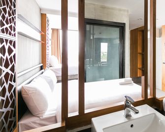 B2 Khon Kaen Boutique & Budget Hotel - Khon Kaen - Bathroom