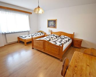 Seehaus Mamming - Hotel - Schlaffässer - Biergarten - Camping - Mamming - Schlafzimmer