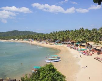 Bridge N Tunnel - Palolem - Beach