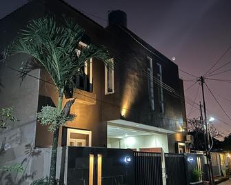 Grha Minggiran Homestay Yogyakarta Mitra RedDoorz - Yogyakarta - Building