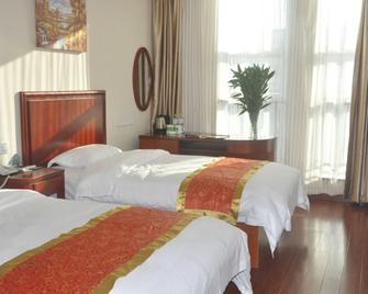Greentree Inn Linyi Feixian Jianshe Road Express Hotel - Linyi - Habitación