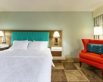 Hampton Inn Hutchinson - Hutchinson - Спальня