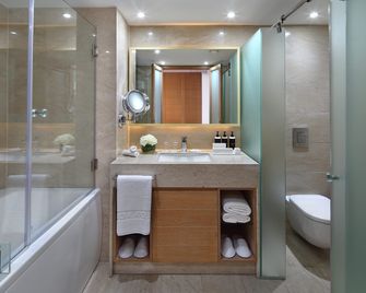 Royal Apollonia by Louis Hotels - Limassol - Bathroom
