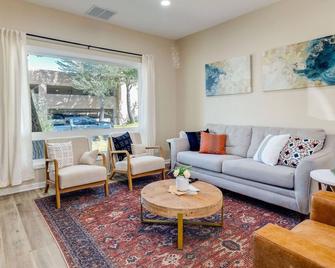 Spacious Casper Vacation Rental Near Downtown! - Casper - Living room