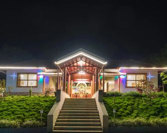 Ibc Honeydew Exotica Resort - Chikamagalur - Building