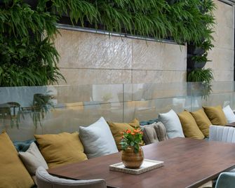 كوكو مات أثينز بي سي - أثينا - مطعم