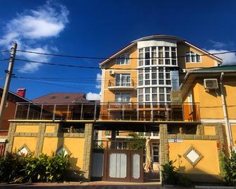 Udacha Hotel - Lazarevskoye - Edificio