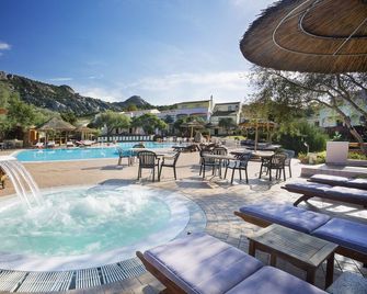 Felix Hotels - Hotel Airone - Arzachena - Pool