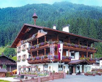 Pension Almrausch - Neustift im Stubaital - Building