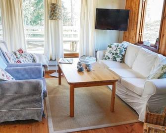 Holiday Home Norrtälje X - Norrtalje - Huiskamer