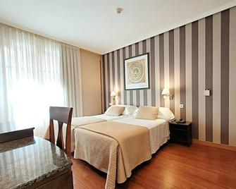 Hotel Zenit Imperial - Valladolid - Bedroom