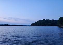 Lakefront cottage on Cherokee Lake - with private dock - Talbott - Playa