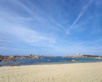 3 bedroom house fully equiped,with large garden - Plounéour-Brignogan-Plages - Playa