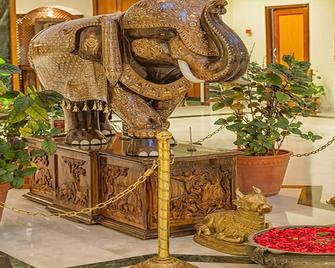 Renest Shraddha Inn - Shirdi - Shirdi - Lobby