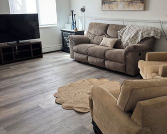 Wonderful 3-bedroom apartment with a view of Willow Creek - Lamar - Soggiorno