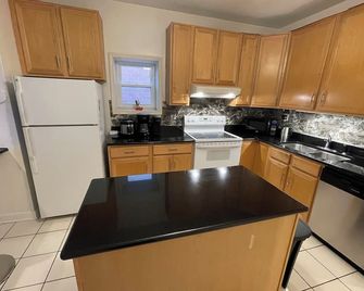 Peaceful 3-bedroom apartment in charming Chicago Chinatown - Chicago - Cuisine