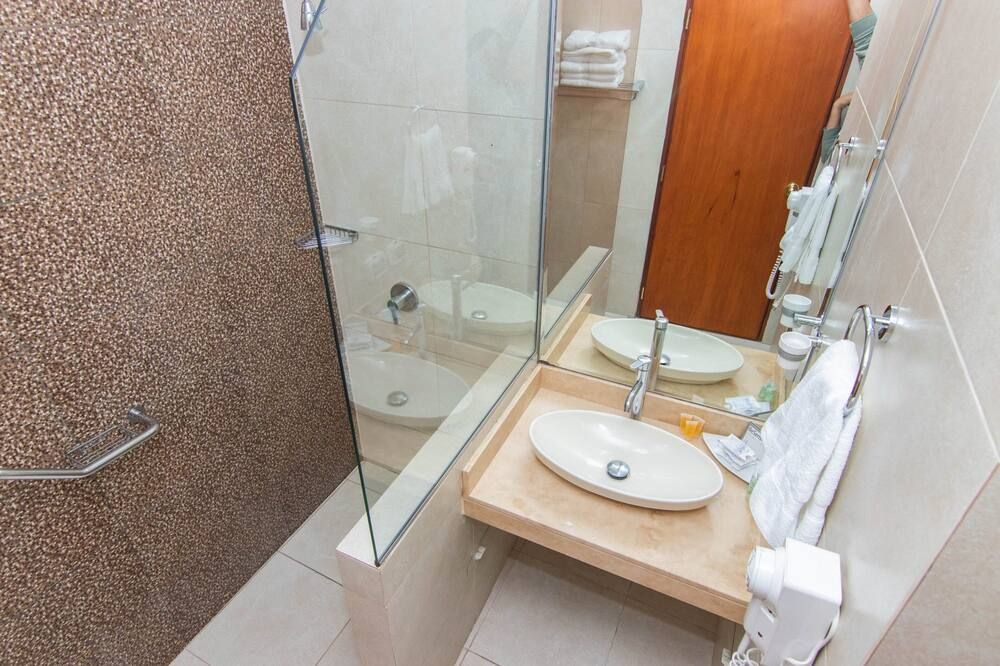 Miraflores Colon Hotel