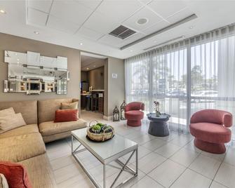 Best Western Plus North Miami/Bal Harbour - North Miami - Lobby