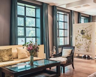 Gracie Art Hotel - Beijing - Living room