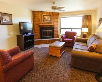 Crown Point Resort - Ruidoso - Living room