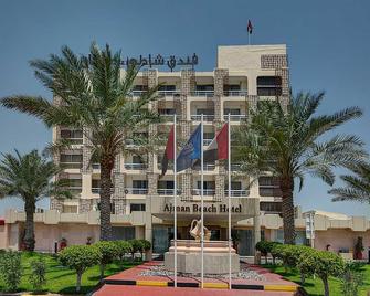 Ajman Beach Hotel - Ajman - Building