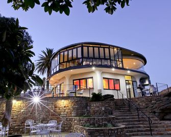 Hotel Thule - ווינדהוק - בניין