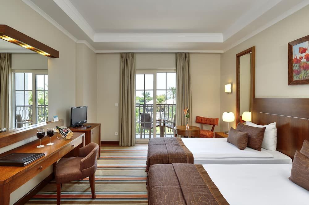 منتجع فندق وسبا سونيس إيليتا