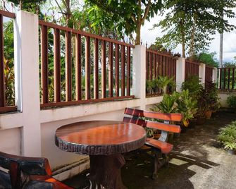 Kanoktid Place - Fang - Balcón