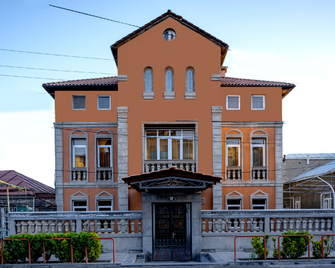 فيلا أيجيدزور - يريفان - مبنى