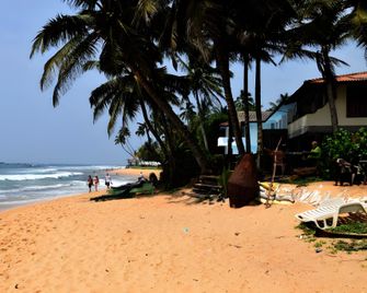 The Hilltop Boosa - Ratgamahegoda - Playa