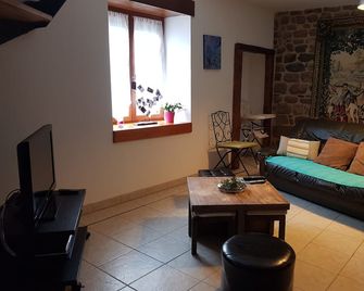 nearby holiday cottage in Mont St Michel - Roz-sur-Couesnon - Salon